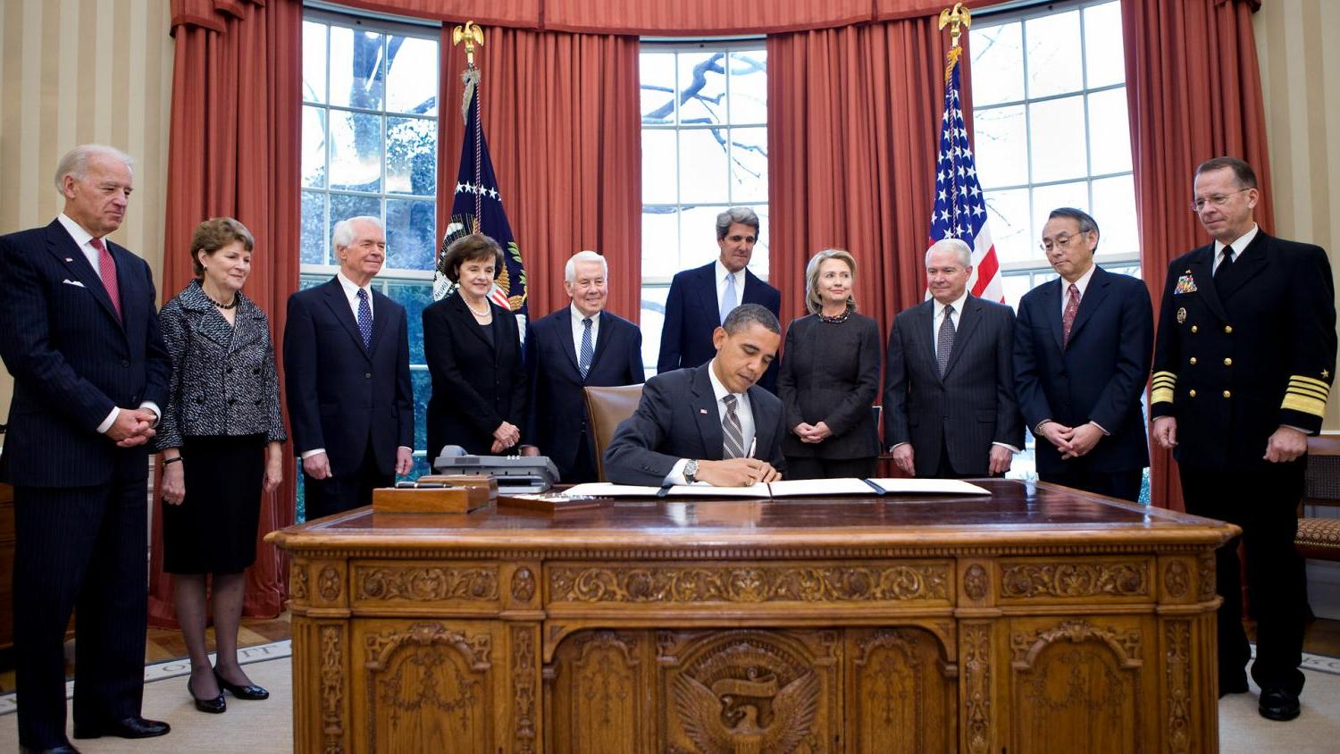 奥巴马总统签署《削减战略武器条约》